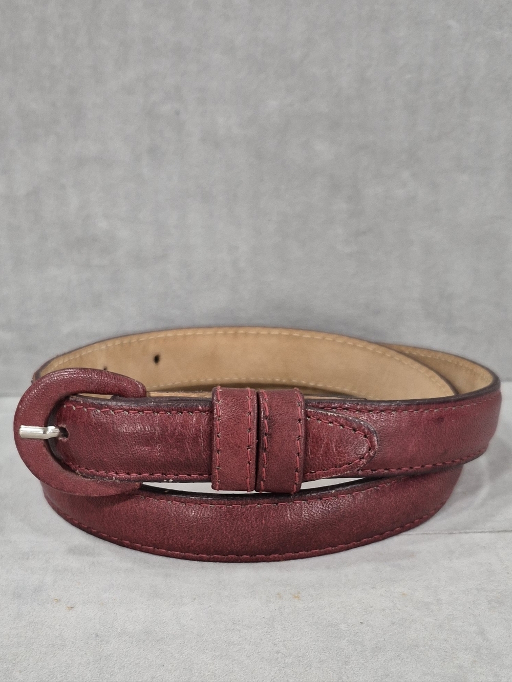 Astor skinny belt women's medium burgundy supple leather snap on covered buckle